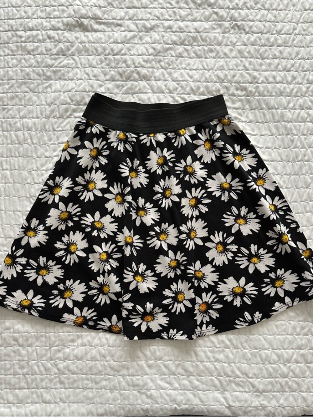 Black Daisy-Print Skater Skirt with Elastic Waist